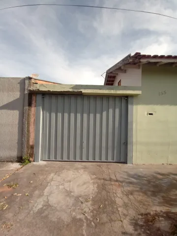 Alugar Casas / Padrão em São José do Rio Pardo. apenas R$ 1.300,00