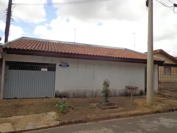 Alugar Casas / Padrão em São José do Rio Pardo. apenas R$ 200.000,00