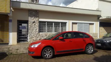 Alugar Casas / Padrão em São José do Rio Pardo. apenas R$ 3.000,00