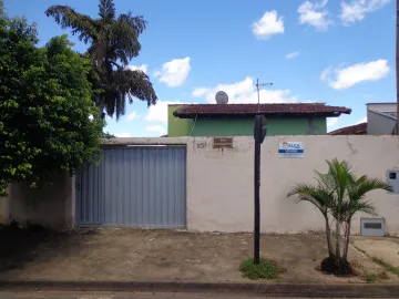 Alugar Casas / Padrão em São José do Rio Pardo. apenas R$ 160.000,00