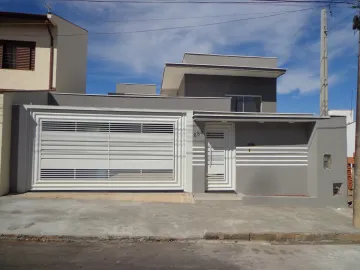 Alugar Casas / Padrão em São José do Rio Pardo. apenas R$ 742.000,00