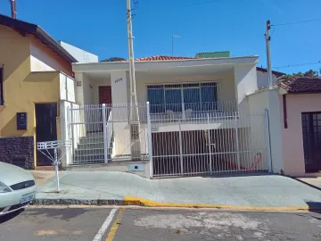 Alugar Casas / Padrão em São José do Rio Pardo. apenas R$ 680.000,00