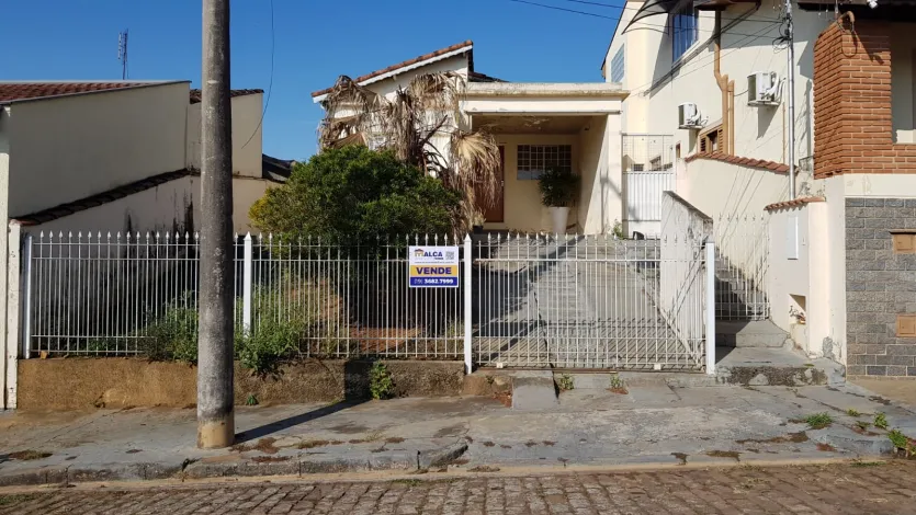 Alugar Casas / Padrão em São José do Rio Pardo. apenas R$ 265.000,00