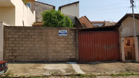 Alugar Casas / Padrão em São José do Rio Pardo. apenas R$ 200.000,00