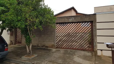 Alugar Casas / Padrão em São José do Rio Pardo. apenas R$ 200.000,00