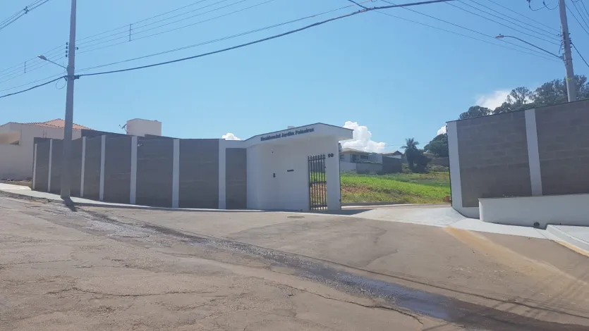 Alugar Terrenos / Padrão em São José do Rio Pardo. apenas R$ 10,00