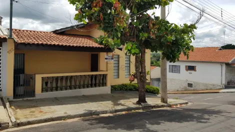 Alugar Casas / Padrão em São José do Rio Pardo. apenas R$ 370.000,00