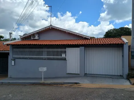 Alugar Casas / Padrão em São José do Rio Pardo. apenas R$ 1.500,00