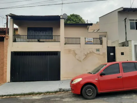 Alugar Casas / Padrão em São José do Rio Pardo. apenas R$ 477.000,00