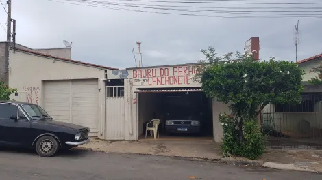 Alugar Casas / Padrão em São José do Rio Pardo. apenas R$ 192.000,00