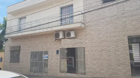 Alugar Casas / Padrão em São José do Rio Pardo. apenas R$ 2.450.000,00